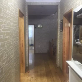 In Baku 200.0 m² house with 6.0 rooms is for sale - Image 2