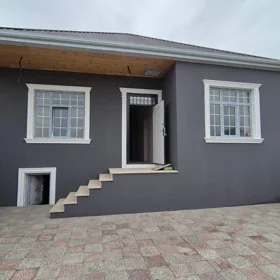 In Baku 140.0 m² house with 4.0 rooms is for sale - Image 2