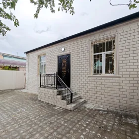 In Baku 100.0 m² house with 3.0 rooms is for sale - Image 3