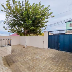 In Baku 100.0 m² house with 3.0 rooms is for sale - Image 4