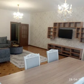 In Baku 137.0 m² apartment is for rent - Image 3