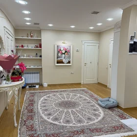 In Baku 195.0 m² apartment is for sale - Image 2