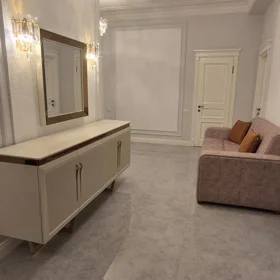 In Baku 176.0 m² apartment is for sale - Image 5
