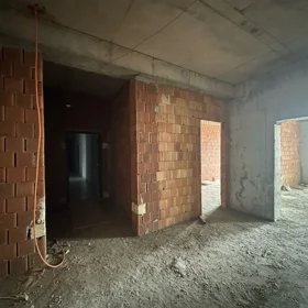 In Baku 102.0 m² apartment is for sale - Image 2