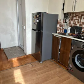 In Baku 60.0 m² apartment is for sale - Image 3