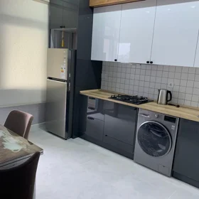 In Baku 90.0 m² apartment is for rent - Image 3