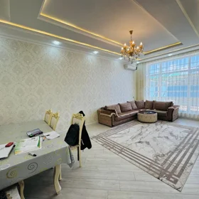In nan 200.0 m² house with 5.0 rooms is for sale - Image 4