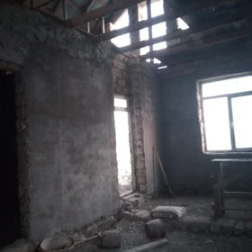 In Baku 100.0 m² house with 3.0 rooms is for sale - Image 4