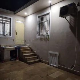 In Baku 90.0 m² house with 3.0 rooms is for rent - Image 3