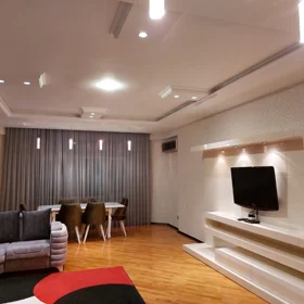 In Baku 130.0 m² apartment is for rent - Image 2