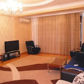 In Baku 140.0 m² apartment is for rent - Image 3