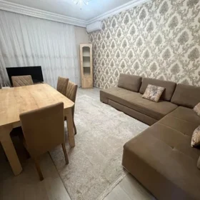 In Baku 98.0 m² apartment is for rent