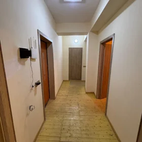In Khirdalan 85.0 m² apartment is for rent - Image 2