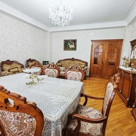 In Baku 140.0 m² apartment is for sale - Image 2