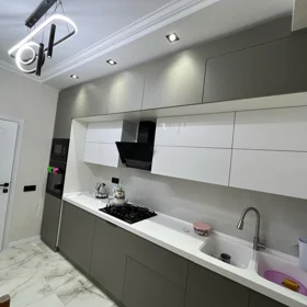 In Baku 155.0 m² apartment is for sale - Image 3