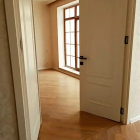 In Baku 272.0 m² house with 8.0 rooms is for sale - Image 4