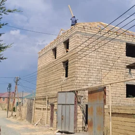 In nan 180.0 m² house with 4.0 rooms is for sale - Image 3