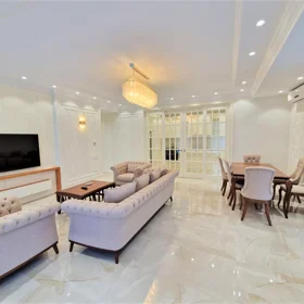 In Baku 250.0 m² apartment is for rent - Изображение 2