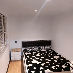 In Baku 60.0 m² apartment is for rent - Image 3