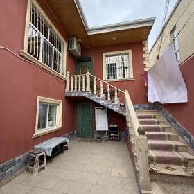 In Baku 120.0 m² house with 7.0 rooms is for sale