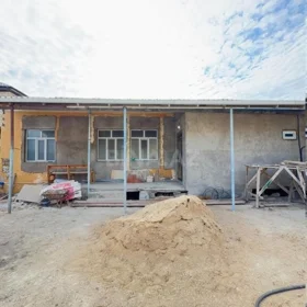 In Baku 75.0 m² house with 3.0 rooms is for sale - Image 2