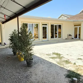 In Baku 450.0 m² house with 7.0 rooms is for sale