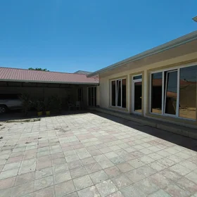 In Baku 450.0 m² house with 7.0 rooms is for sale - Image 2