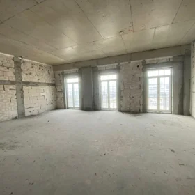 In Baku 184.0 m² apartment is for sale - Image 3