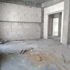 In Baku 210.0 m² apartment is for sale - Image 3