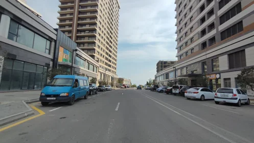 In Baku 400.0 m² commercial is for sale