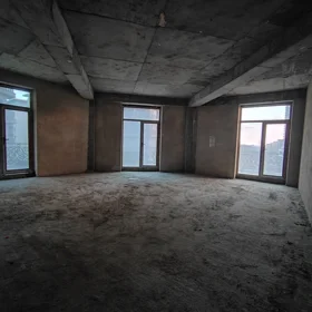 In Baku 209.0 m² apartment is for sale - Image 2