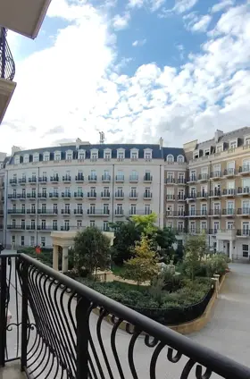 In Baku 84.0 m² apartment is for sale - Image 2