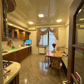 In Baku 165.0 m² apartment is for sale - Image 3