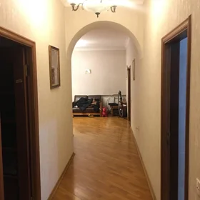 In Baku 165.0 m² apartment is for sale - Image 5