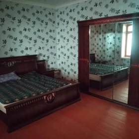 In Baku 200.0 m² house with 5.0 rooms is for rent - Image 5