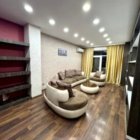 In Baku 200.0 m² apartment is for rent - Image 2