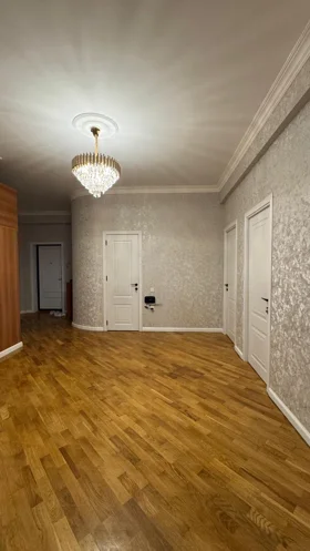 In Baku 176.0 m² apartment is for rent - Image 5