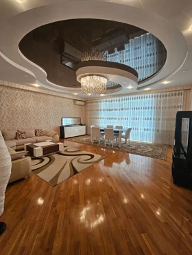In Baku 200.0 m² apartment is for rent - Изображение 2