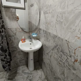 In Baku 65.0 m² house with 2.0 rooms is for rent - Image 5