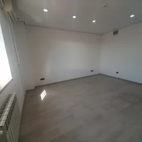 Baku-da 25.0 m2 ofis kirayə verilir - Şəkil 3