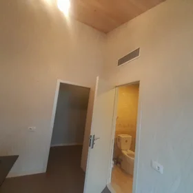 Baku-da 18.0 m2 ofis kirayə verilir - Şəkil 5