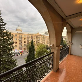 In Baku 85.0 m² apartment is for rent - Image 2