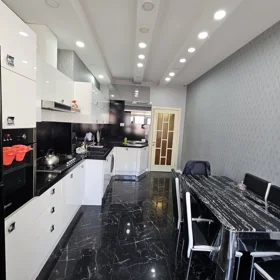 In Baku 138.0 m² apartment is for rent - Image 2