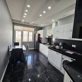 In Baku 138.0 m² apartment is for rent - Image 3