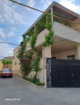 In Khirdalan 160.0 m² house with 4.0 rooms is for sale