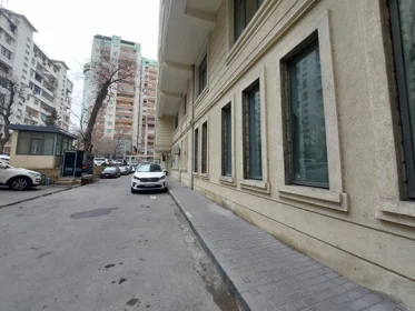 In Baku 237.0 m² apartment is for sale - Image 2