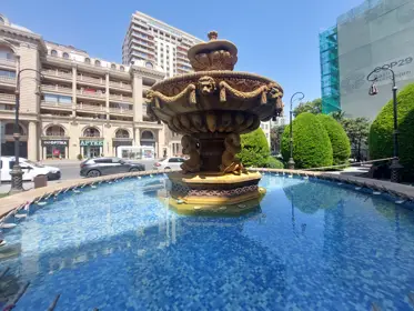 In Baku 160.0 m² apartment is for sale - Image 3