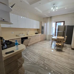 In Baku 260.0 m² apartment is for rent - Изображение 5