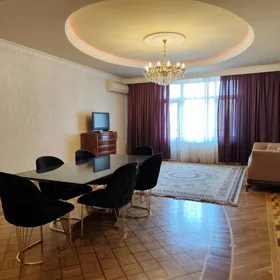 In Baku 220.0 m² apartment is for rent - Изображение 2