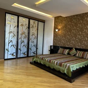 In Baku 180.0 m² apartment is for rent - Image 3